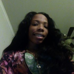 Meet your Posher, Dee dee